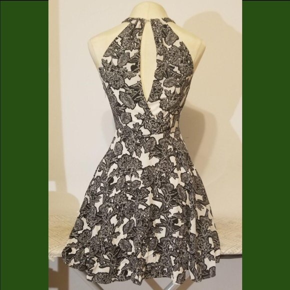 Express Black and White Halter Fit and Flare Dress - Picture 3 of 4